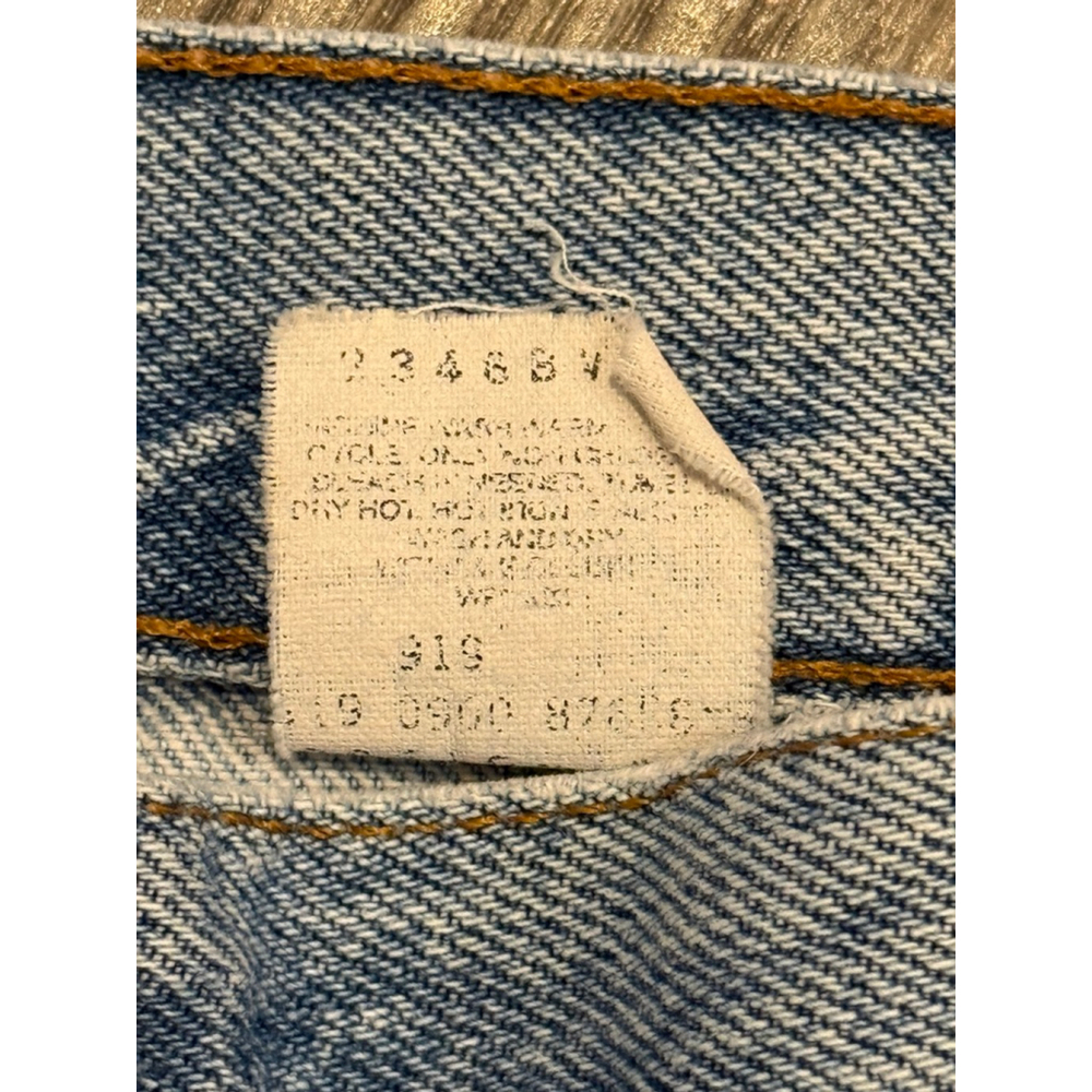 Vtg 90s Levi’s Men’s 560 Loose Fit Tapered Leg Jeans Light USA Made Sz 42x30​ - Picture 3 of 10